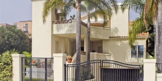 8124 Camino Del Sol, La Jolla CA 92037