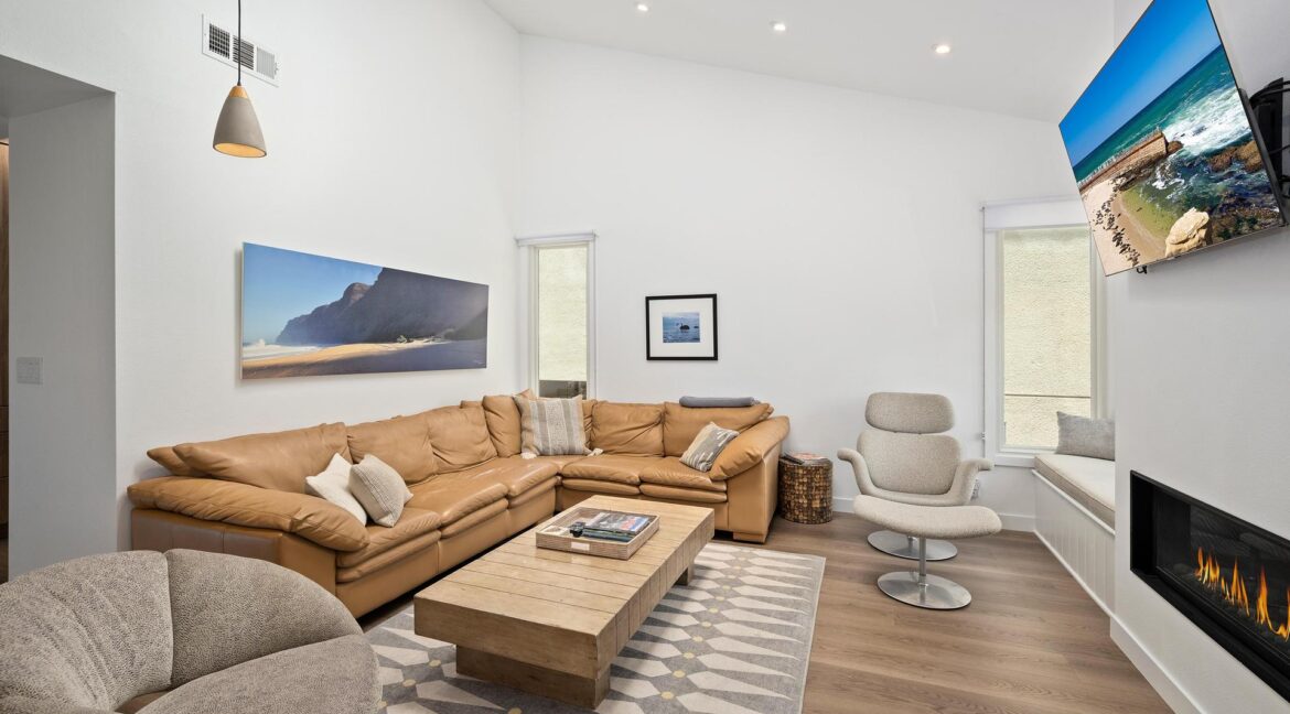8126 Camino del Sol-01