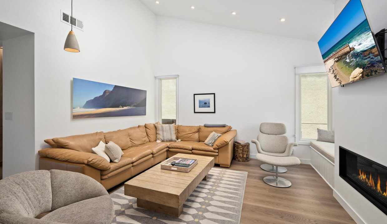 8126 Camino del Sol-01