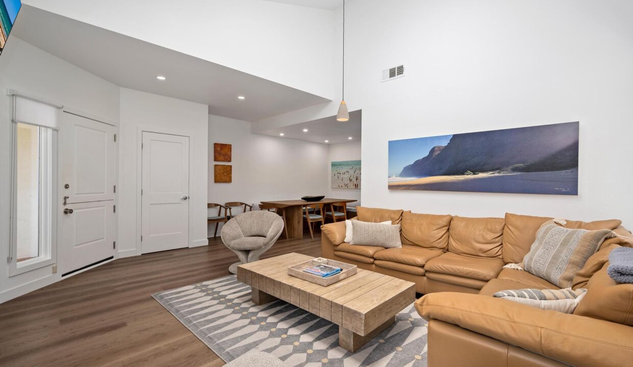 8126 Camino del Sol-03