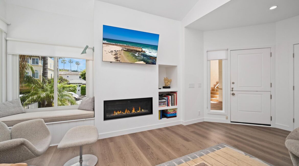 8126 Camino del Sol-05