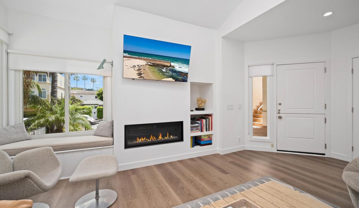 8126 Camino del Sol-05
