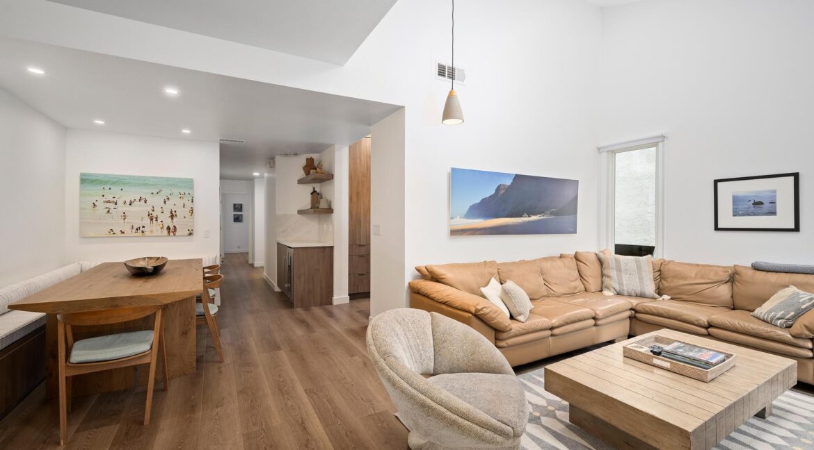 8126 Camino del Sol-06