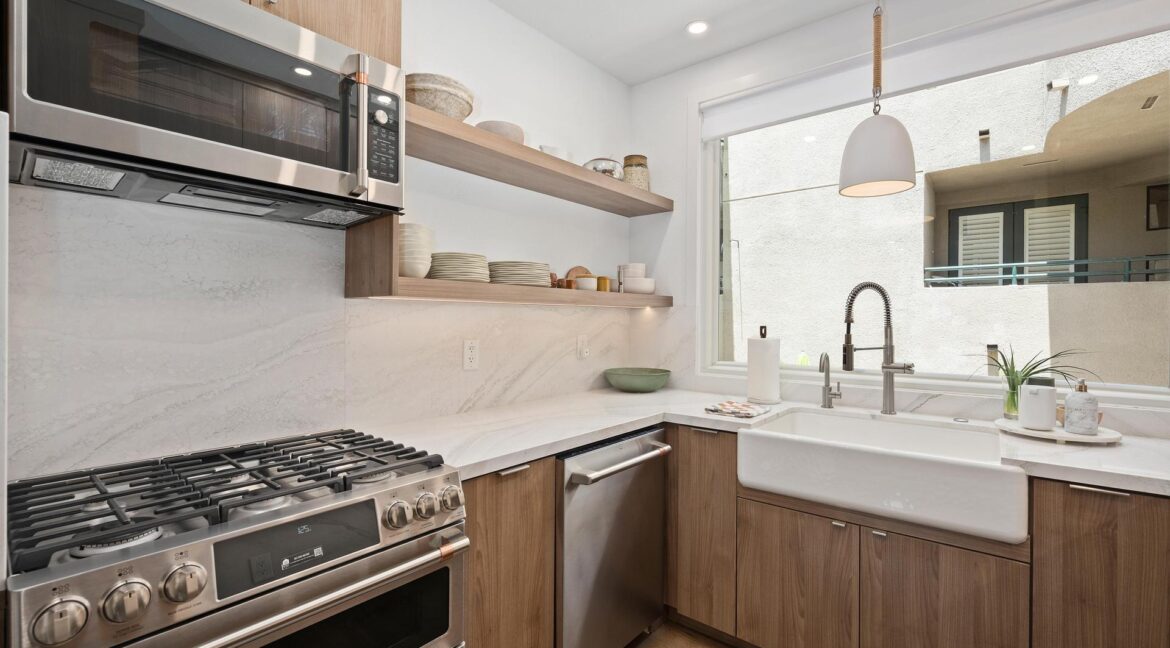 8126 Camino del Sol-13