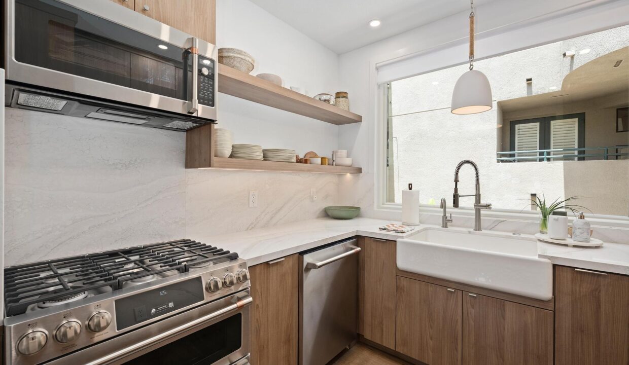 8126 Camino del Sol-13