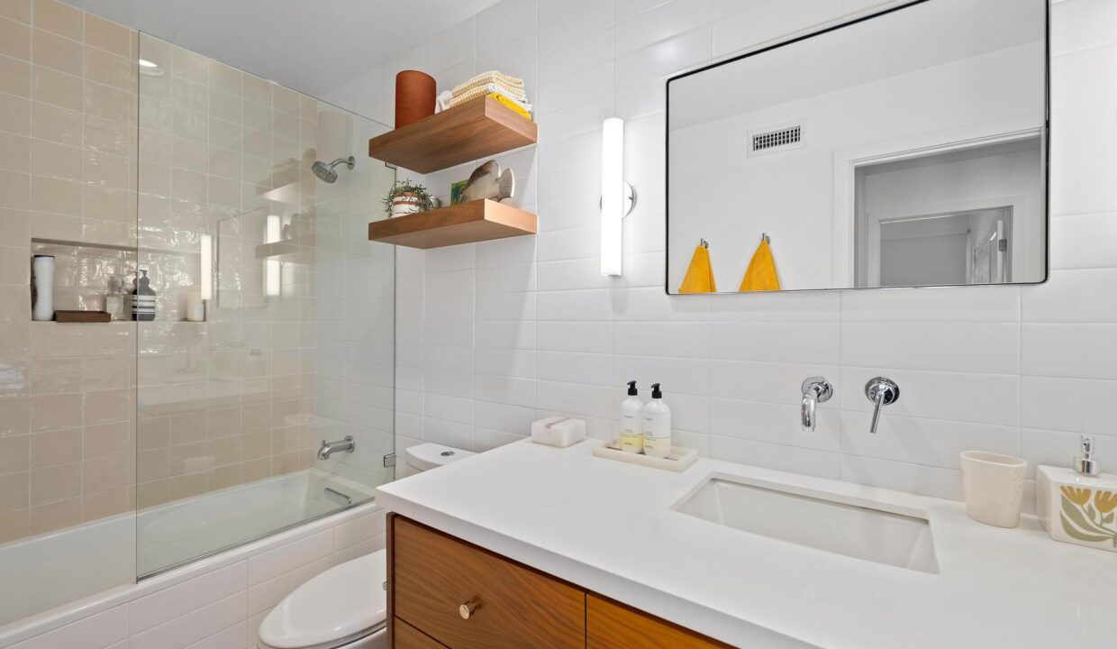 8126 Camino del Sol-17