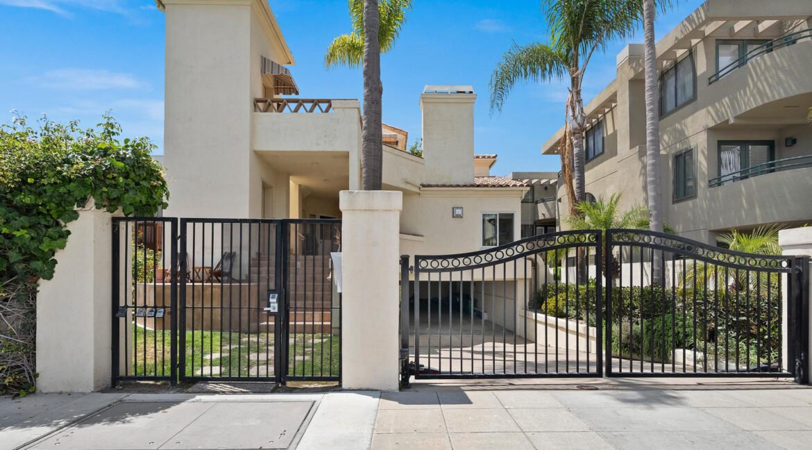 8126 Camino del Sol-36