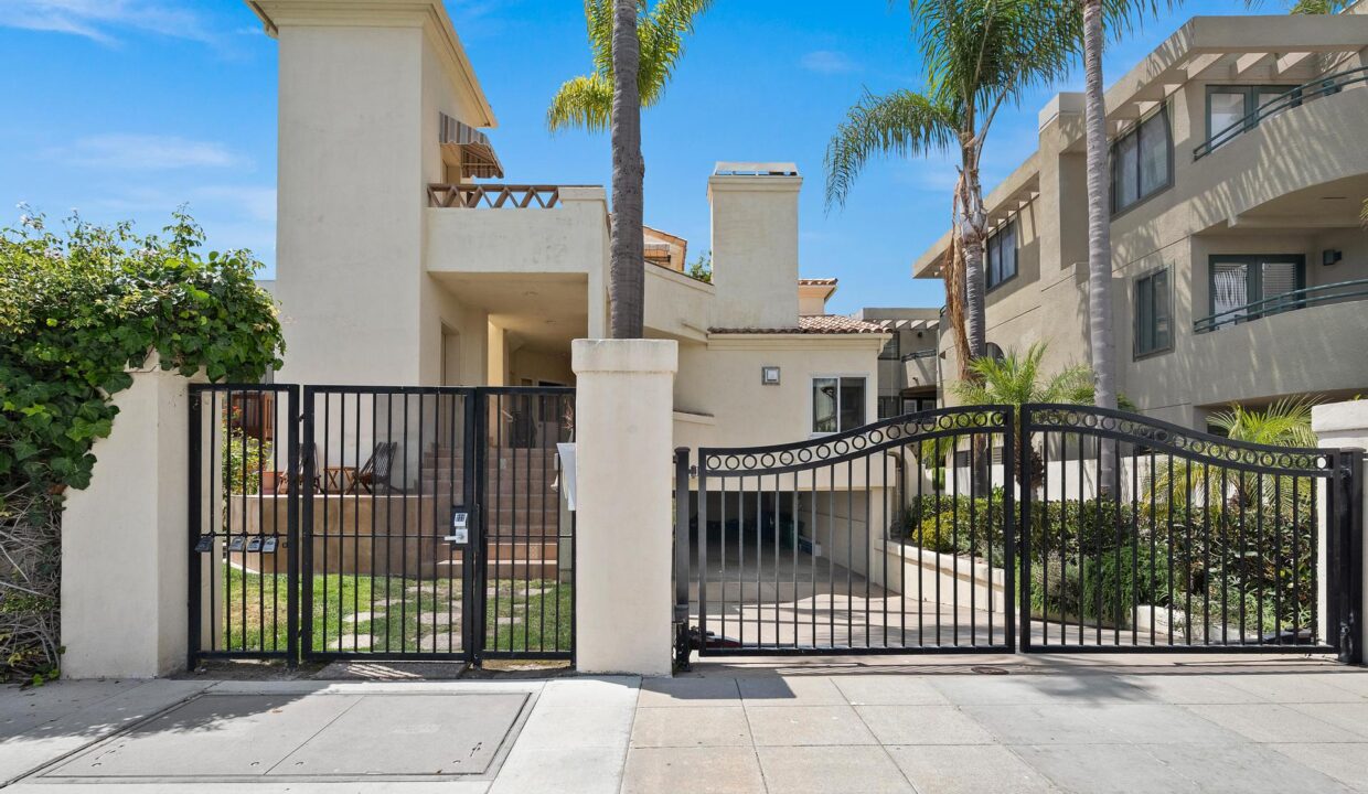 8126 Camino del Sol-36